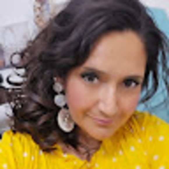 Meet your Posher, Lupe - Picture 1 of 1